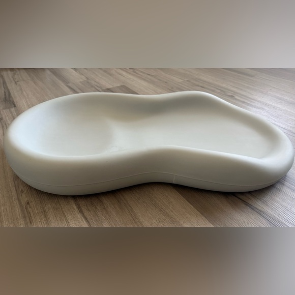 Keekaroo Peanut Baby Changer - Picture 5 of 10